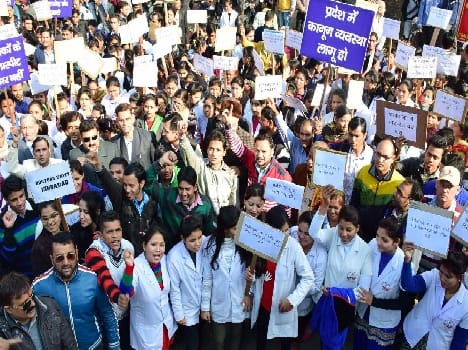 The procession turned out in support of the doctors in Haldwani